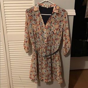 Beautiful beige, light pink/peach flowering style